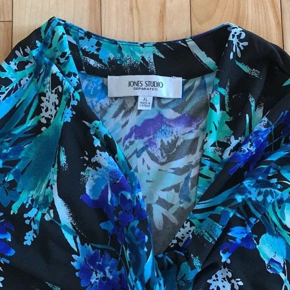 Jones Studio Tank - Picture 2 of 4